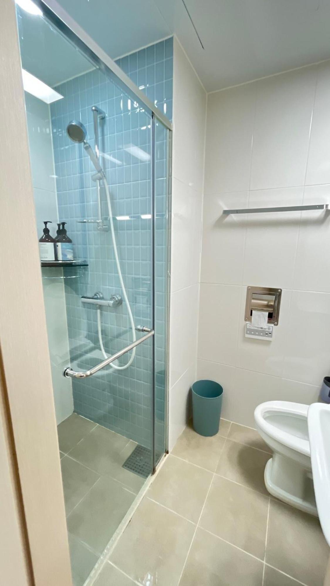 # Style # Cozy # Gangnam Plastic # Super Station Area # High-rise View # Airport Bus # Comfort In The # Gangnam-daero # Chromecast Apartment Seoul