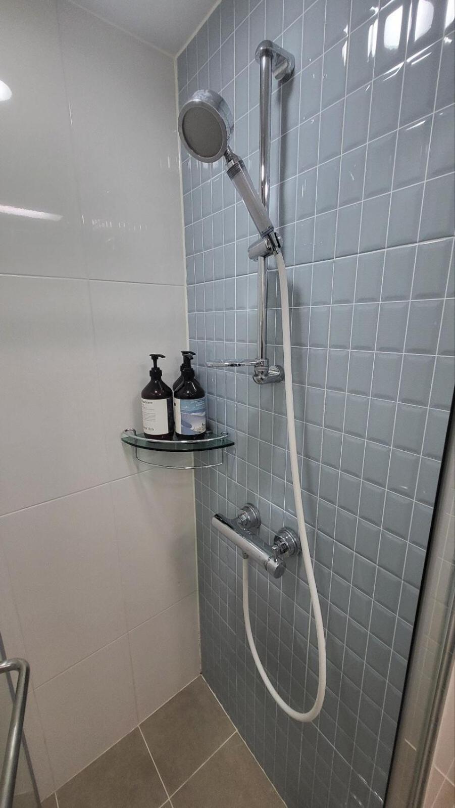 # Style # Cozy # Gangnam Plastic # Super Station Area # High-rise View # Airport Bus # Comfort In The # Gangnam-daero # Chromecast *