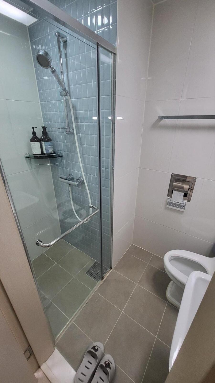 # Style # Cozy # Gangnam Plastic # Super Station Area # High-rise View # Airport Bus # Comfort In The # Gangnam-daero # Chromecast * Seoul